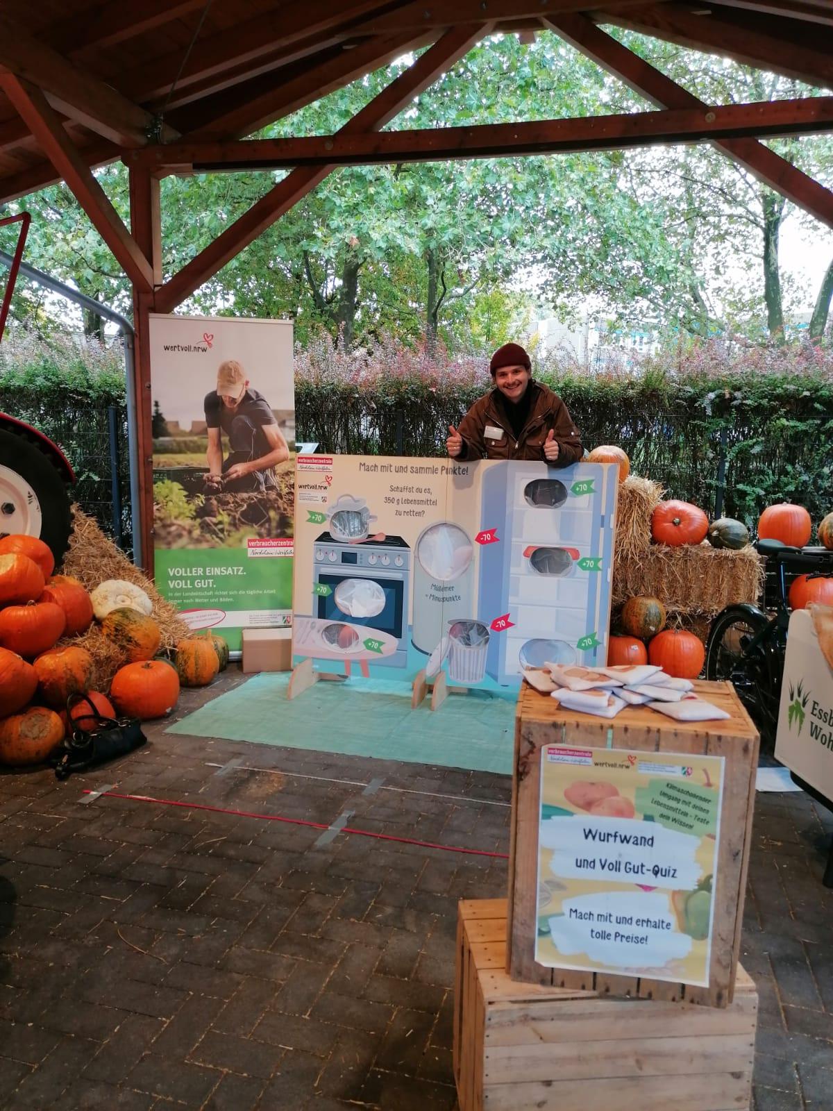 Aktionsstand am Gertrudenhof mit Wurfwand