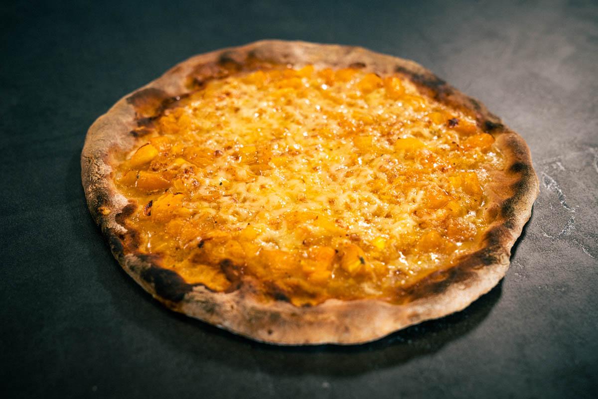 Eine Pizza